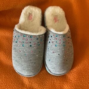 Girls slippers